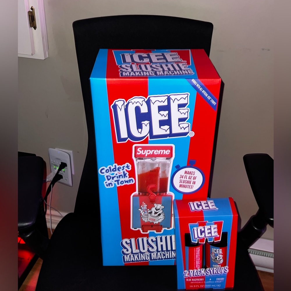 SUPREME/ICEE SLUSHIE MACHINE IN HAND 🚚✅